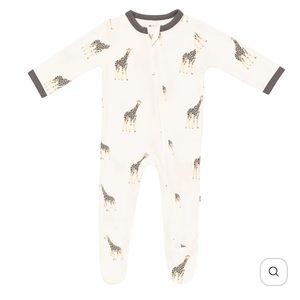 Kyte baby zippered footie! Giraffe print